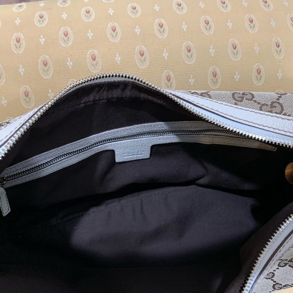 Gucci hobo bag.1 tiny stain. See pics.clean in/out - Picture 6 of 16